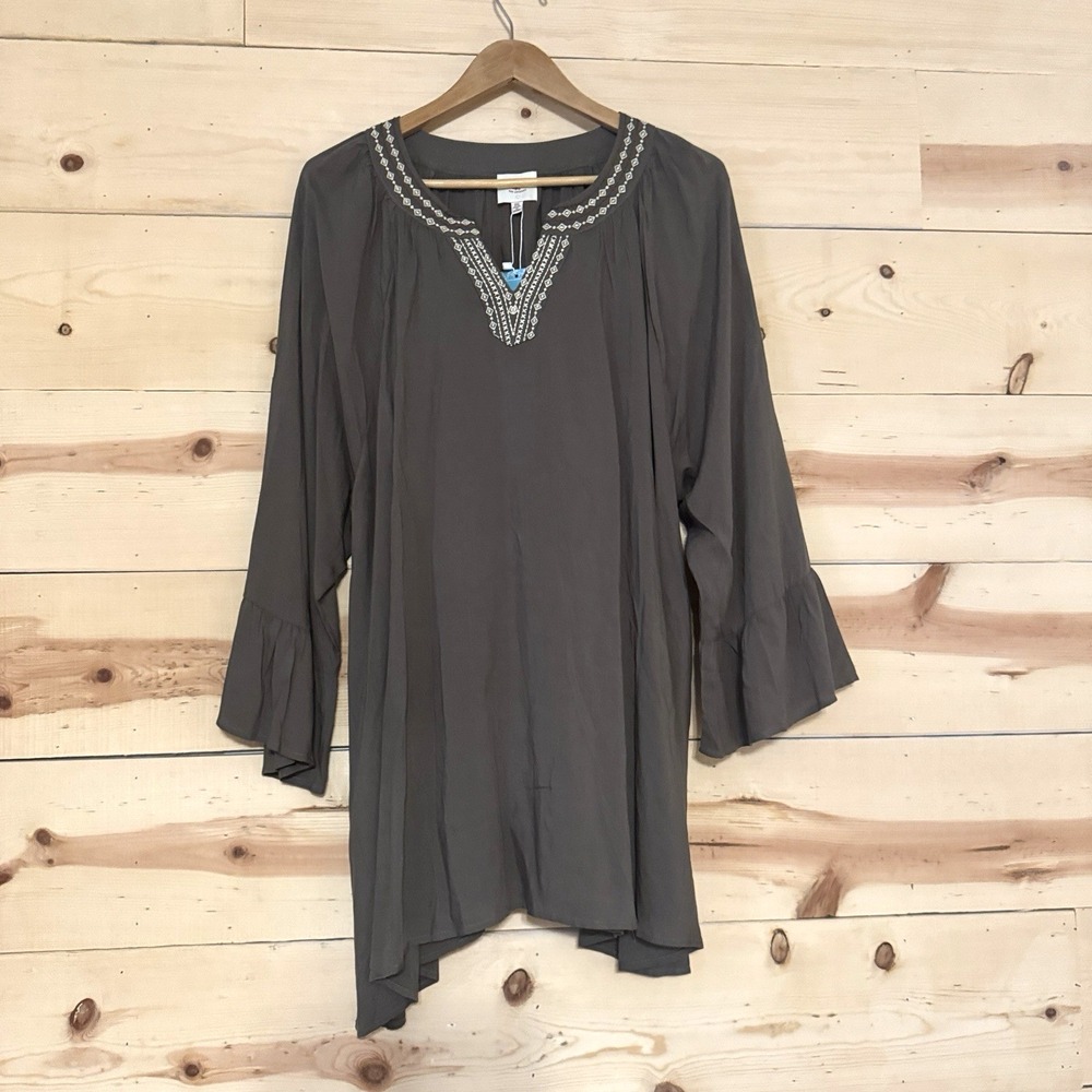 Hayden Los Angeles Women's 3XL Dark Green Embroidered Tunic Blouse Bell Sleeve